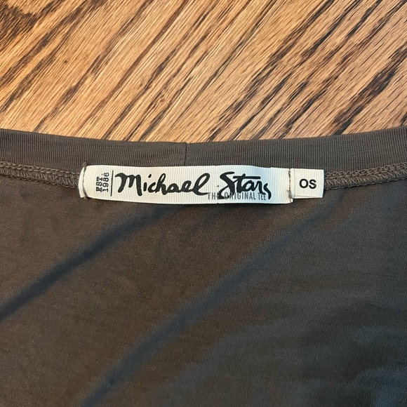 Michael Stars One Size Elbow Sleeve High-Low Top - Picture 3 of 5